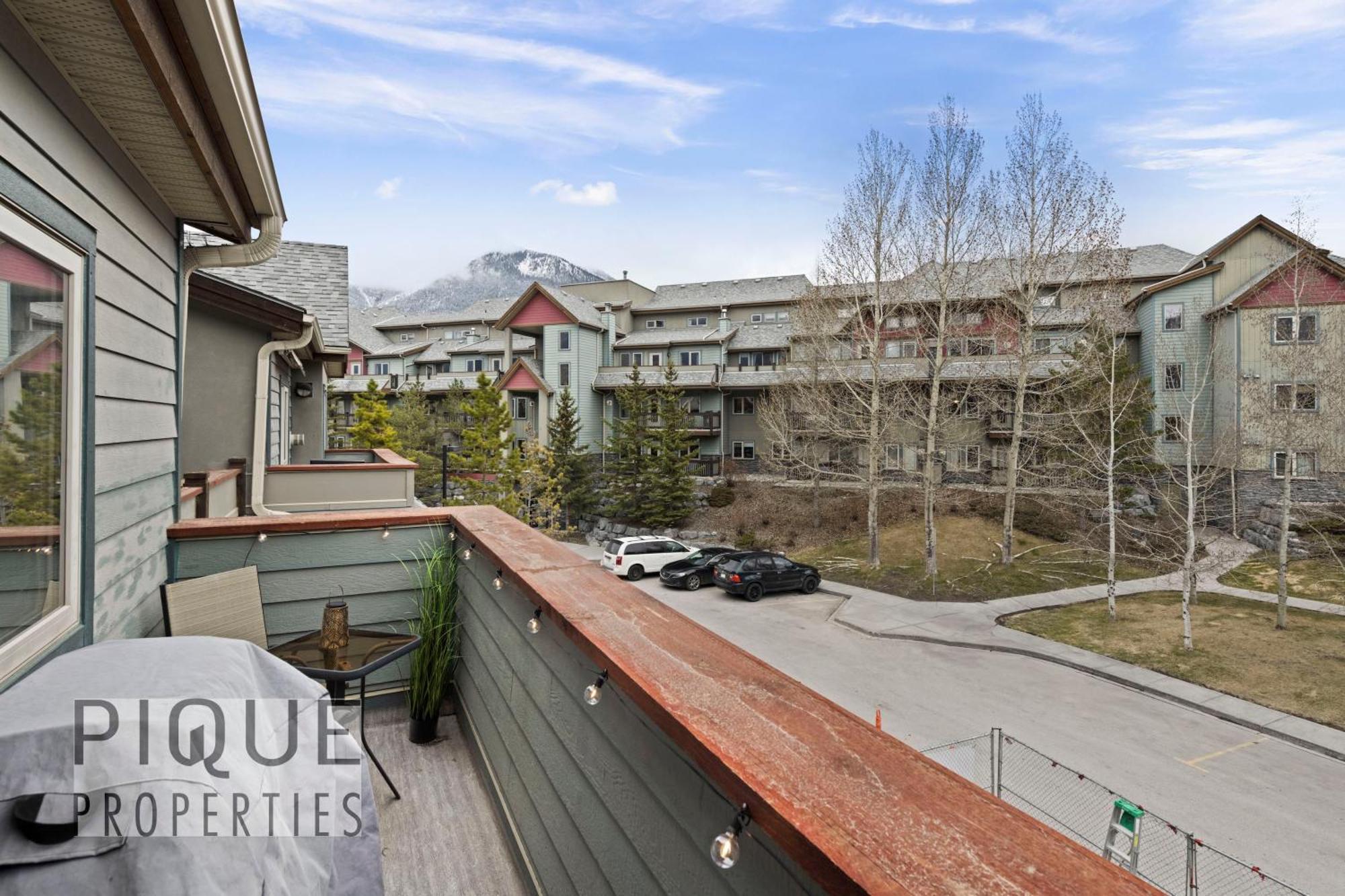 דירות קאנמור Mountain Loft Retreat, Heated Pool & Hot Tub, Ug Parking, Balcony, Wifi! מראה חיצוני תמונה