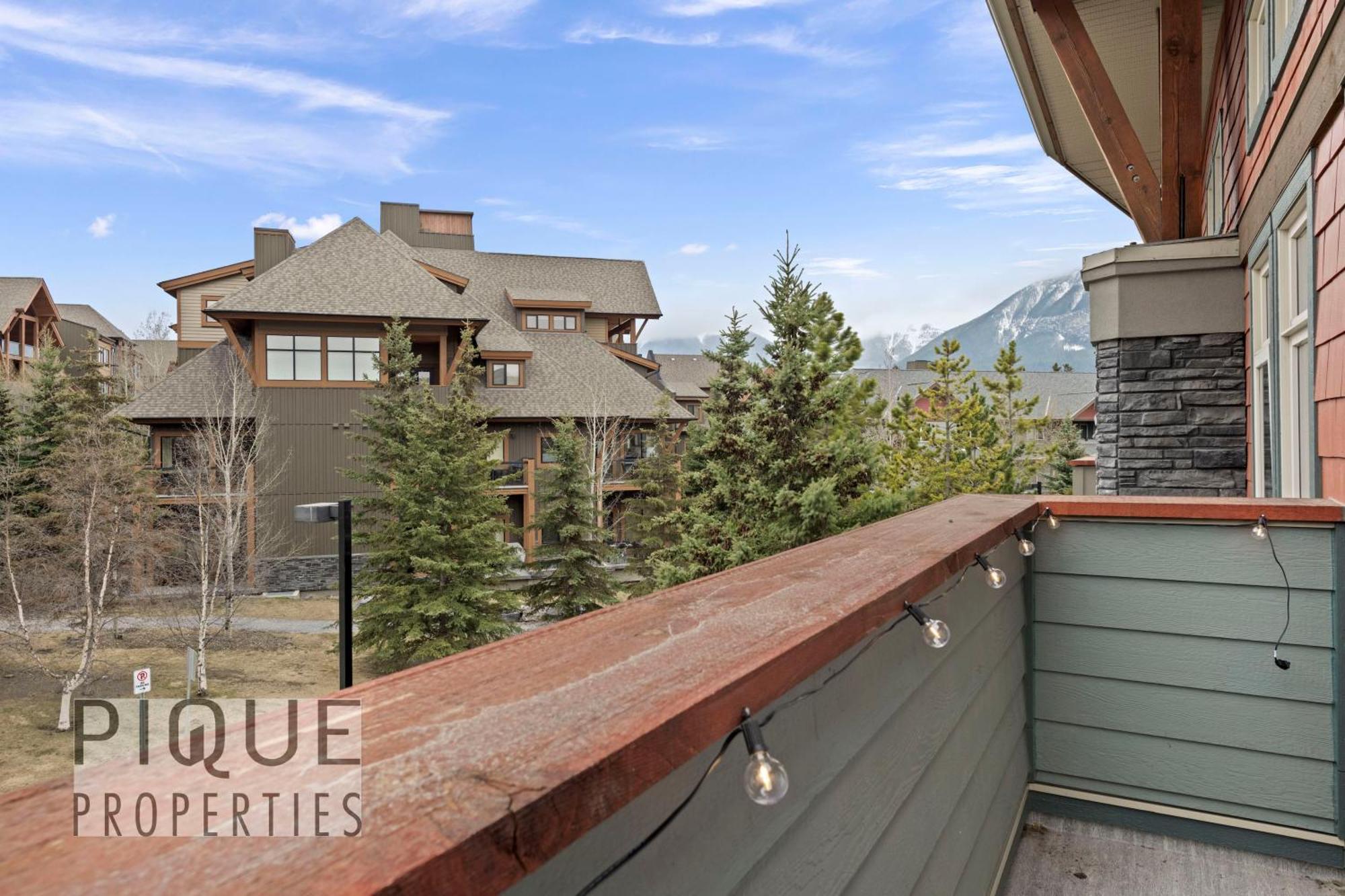 דירות קאנמור Mountain Loft Retreat, Heated Pool & Hot Tub, Ug Parking, Balcony, Wifi! מראה חיצוני תמונה