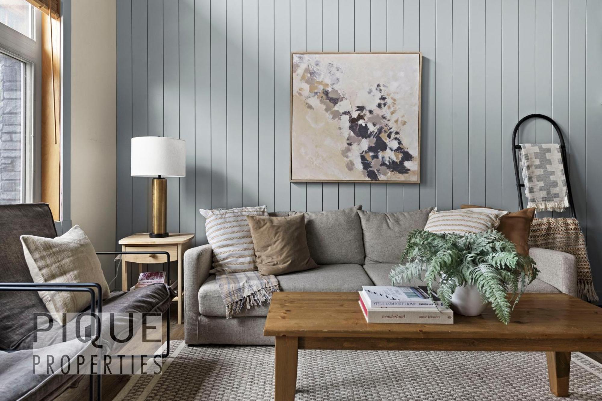 דירות קאנמור Mountain Loft Retreat, Heated Pool & Hot Tub, Ug Parking, Balcony, Wifi! מראה חיצוני תמונה
